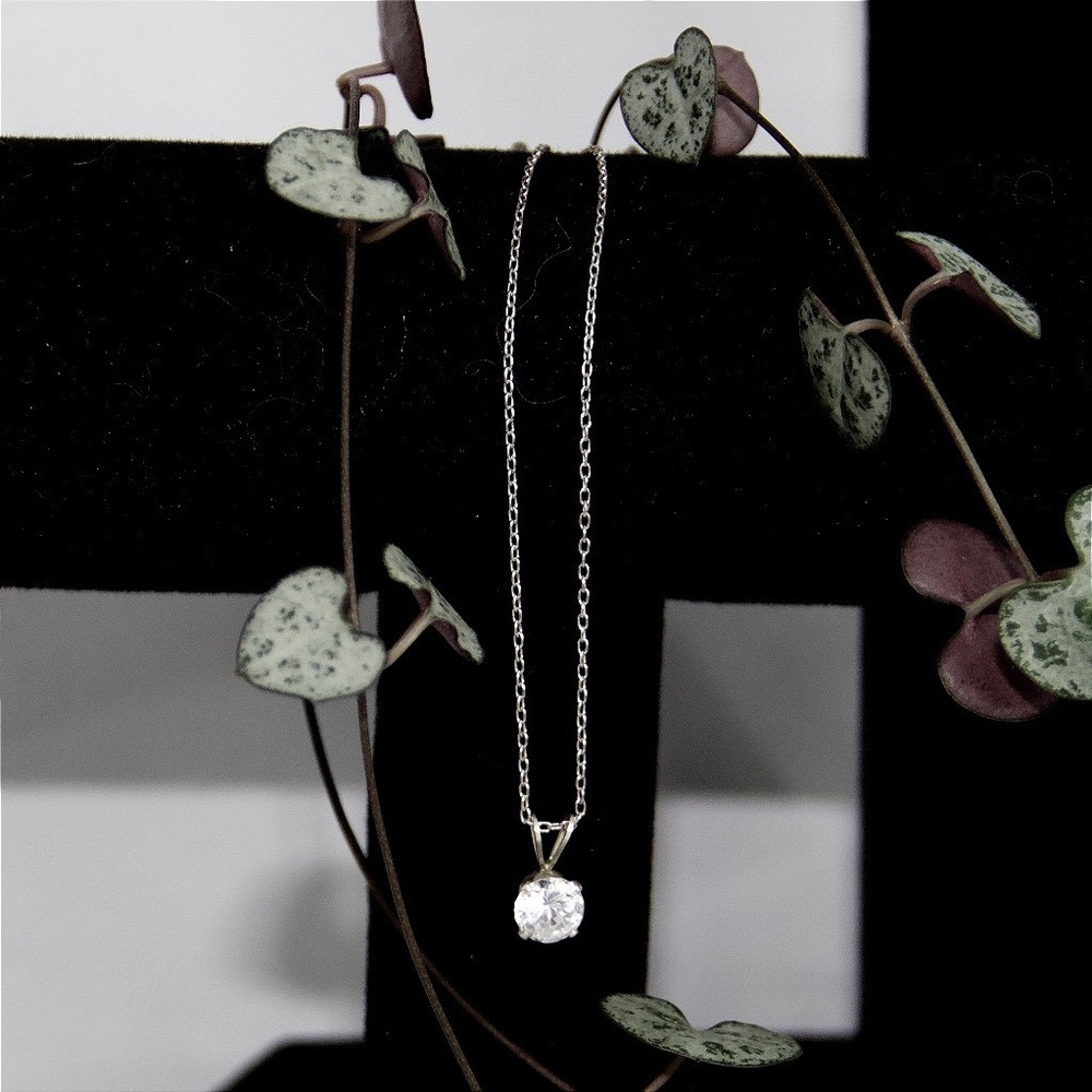 925 Sterling Silver Round Brilliant Solitaire CZ Pendant Necklace 18 Inch Chain